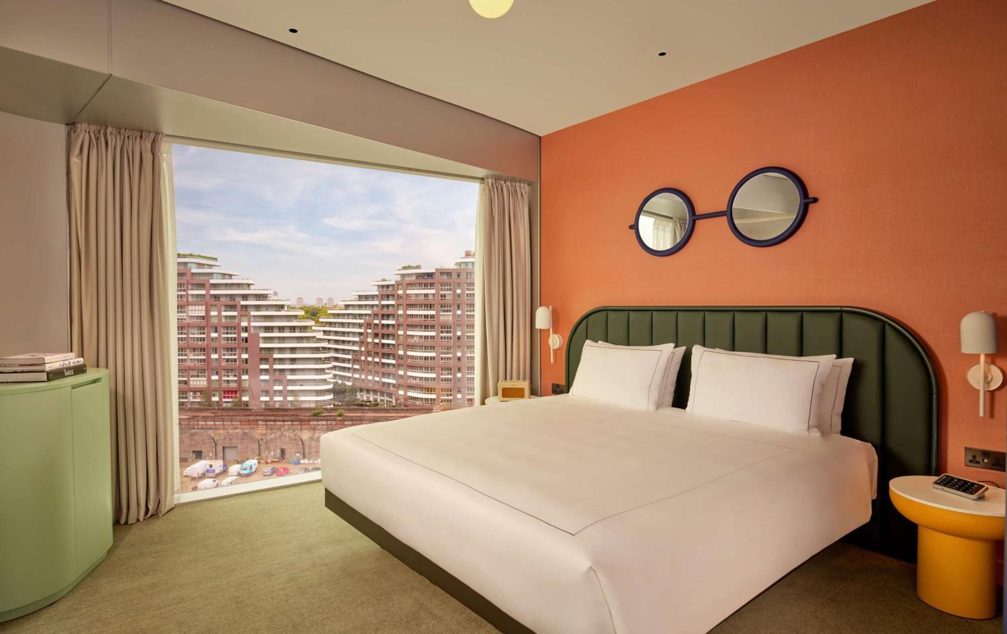 Art'Otel London Battersea Power Station, Powered By Radisson Hotels Exterior foto Deluxe Room